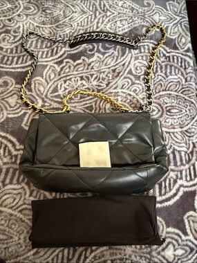 Quilted Chain Shoulder Bag - Black